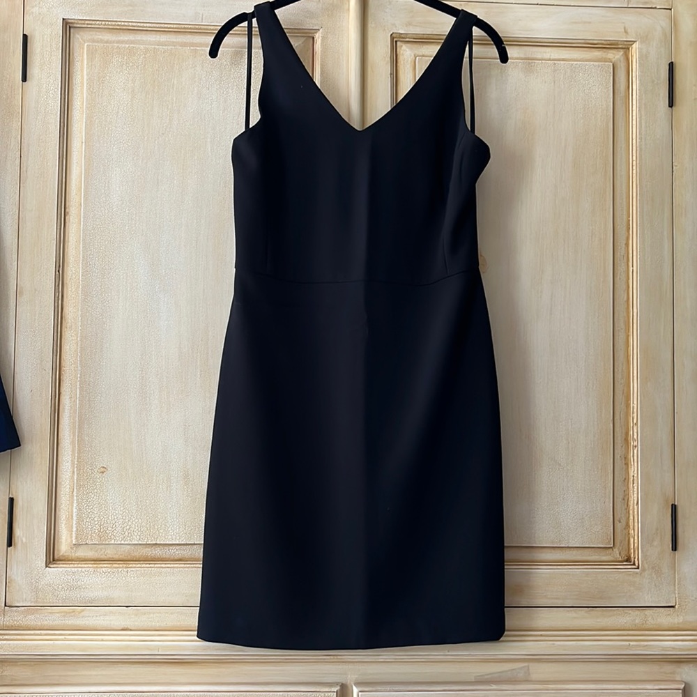Perfect LBD! LOFT double-V sleeveless fitted black dress in size 0-NWT